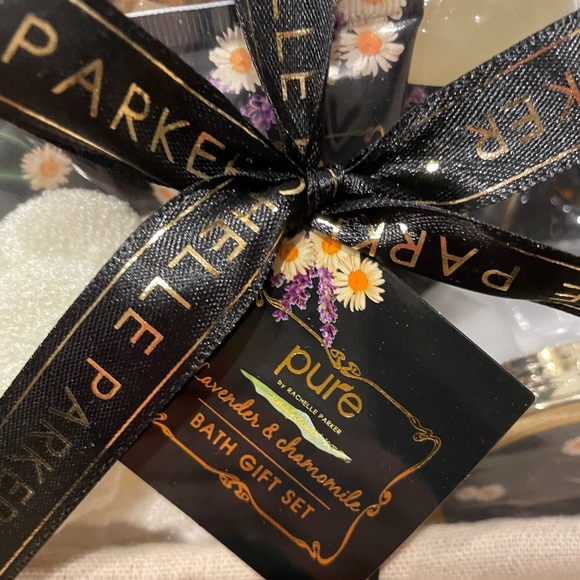 NWT Pure by Rachelle Parker Lavender Chamomile Set - Picture 3 of 5